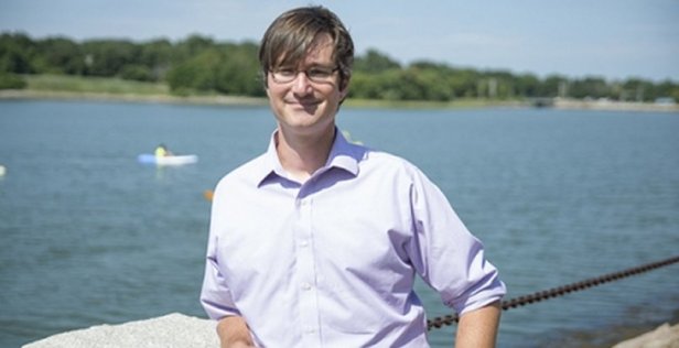 Prof. Jarrett Byrnes. Click this image to see a more animated version of him.